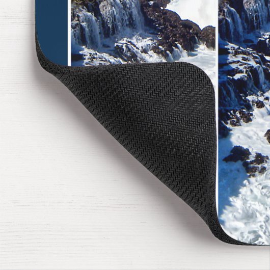 岩の上のクラッシュ波のトリプチマウスパッド マウスパッド (コーナー)