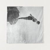 岩の上の泳ぐ人で打ち砕かれたサーフヴィンテージの女性 タペストリー (正面(横))