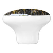 岩の上の若い毛皮のシール セラミックノブ (側面)