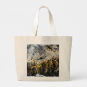 岩の上の若い毛皮のシール ラージトートバッグ (裏面)