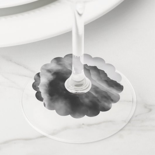 岩の上の霧 ワイングラスタグ (クローズアップ)