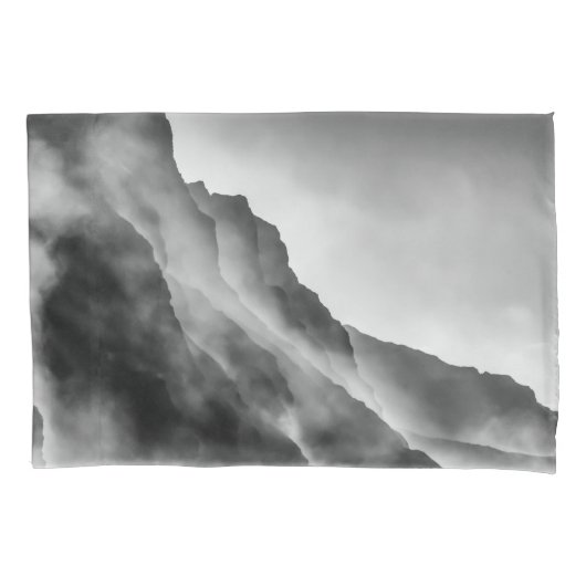 岩の上の霧 枕カバー (正面)