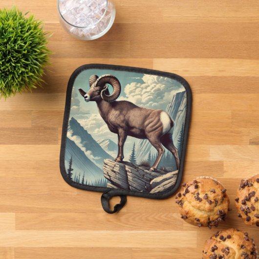 岩の多いアウトクロップの上のヒツジ 鍋敷き (トップダウン)