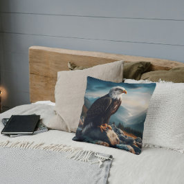 岩の多い地形に止まったワシ クッション