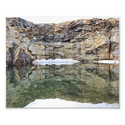 岩の崖の壁池での反射3自然8x10 フォトプリント            (正面)