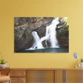 岩の来崖から滝が出る キャンバスプリント (インサイチュ (リビング))