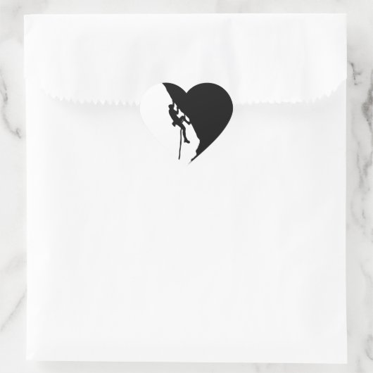 岩の登山者は切り立った崖を征服する。 ハートシール (バッグ)