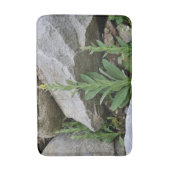 岩の間の野生のムレインの花 バスマット (正面縦)