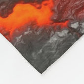 岩石火山の熱い溶岩火傷が沸騰する フリースブランケット (角)