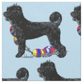 岩糸と立っているポルトガル水犬 ファブリック (クローズアップ)