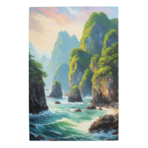 岩肌と荒々しい海