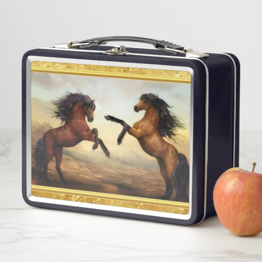 岩荷車を引く山の谷のフリシア馬 メタルランチボックス (インサイチュ)