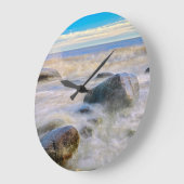 岸の岩に砕ける波 ラージ壁時計 (傾斜)