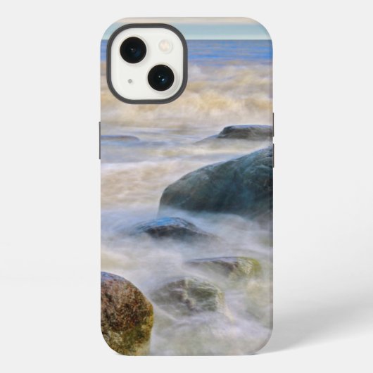 岸の岩に砕ける波 iPhoneケース (裏面)