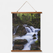 峡谷の魔法の滝 吊り下げ型タペストリー (正面)