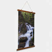峡谷の魔法の滝 吊り下げ型タペストリー (傾斜あり)