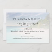 島のビーチでの結婚式 ハート 飛行機 サプライズ・ザ・デート セーブザデート (裏面)