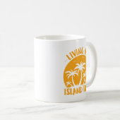 島の時間に住むヤシの木と夕日 コーヒーマグカップ (正面右)