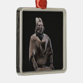 島のofJainaからのマヤの着席させた王の姿、 メタルオーナメント (右)