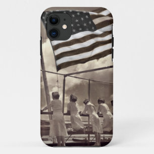 島1945年を見ているナース iPhone 11 ケース