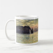 崖のエトレタ、クロード・モネによる夕焼け コーヒーマグカップ (左)