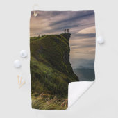 崖の端のタオルに立っている人々のグループ ゴルフタオル (インサイチュ)