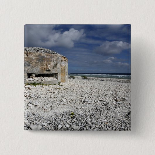 崩れ落ちるバンカー 缶バッジ (正面)