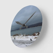 嵐に一緒に勇敢に立ち向かいます ラウンド壁時計 (傾斜)