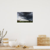 嵐の中で干し草の俵を持ち上げるツイスター ポスター (キッチン)