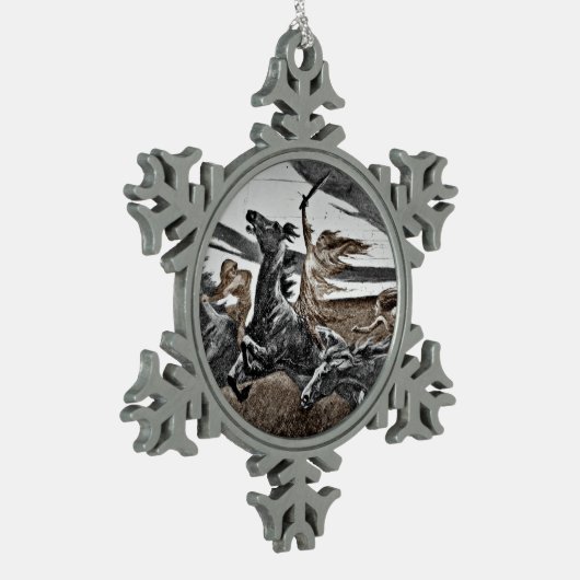 嵐の中の女性バイキング スノーフレークピューターオーナメント (左)