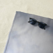 嵐の中の灯台 – バルト海 ビーチタオル (インサイチュ)