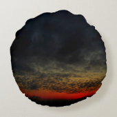 嵐の前の夕日 ラウンドクッション (裏面)
