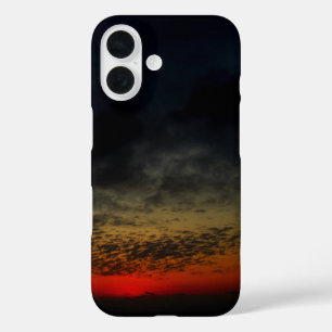 嵐の前の夕日 iPhone 16ケース