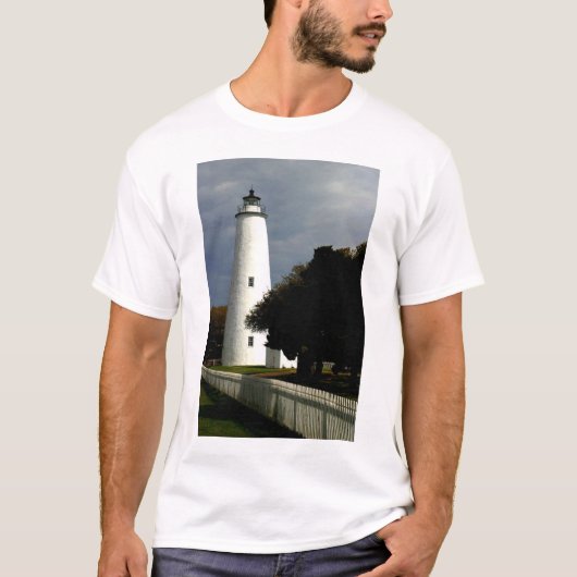 嵐の前のOcracoke Tシャツ (正面)