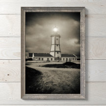 嵐の夜の古い灯台