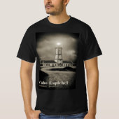 嵐の夜の古い灯台 Tシャツ (正面)
