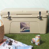 嵐の海の中のイルカの魔法:魅惑的なシーン シール (クーラー)