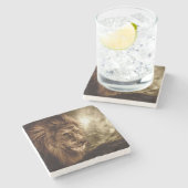 嵐の空に対するライオン ストーンコースター (横)