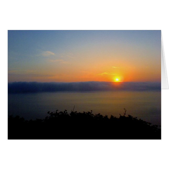 嵐の雲の上の日の出 (正面横)