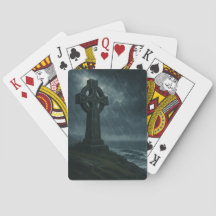 嵐の風に吹かれた海のケルトの十字