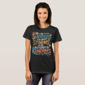 嵐を乗り越えたTシャツ - かわいいグラフィックTシャツ Tシャツ (正面フル)