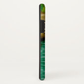 川と山飛んでいるの上にハゲのワシ Case-Mate iPhoneケース (裏面/右)