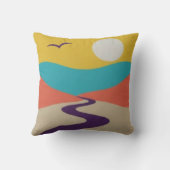 川と鳥を持つミニマルな夕日の風景 クッション (裏面)