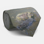 川のカメおよびナマズの(大きい)タイ ネクタイ (ロール)