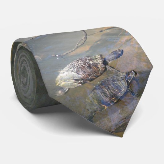 川のカメの(大きい)タイ ネクタイ (ロール)