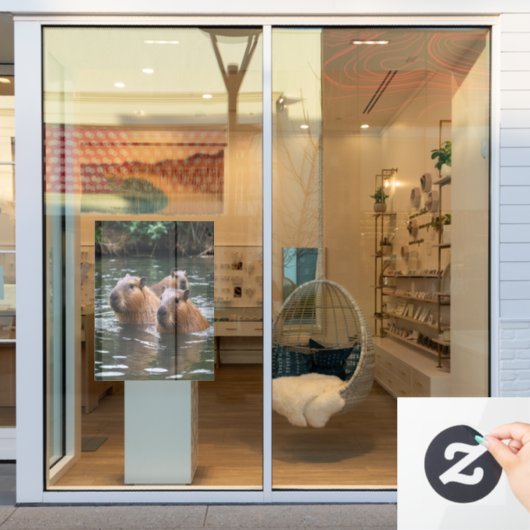 "川のセレニティ：流れの中で泳ぐキャピバラス" ウィンドウサイン (店舗窓)