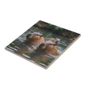 "川のセレニティ：流れの中で泳ぐキャピバラス" タイル (側面)