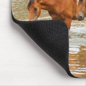 川のブラウンホースの家族 マウスパッド (コーナー)