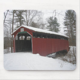 「川の向こうと森の向こうに」 マウスパッド