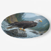 川の岩に生えるハゲのワシ ペーパープレート (アングル)
